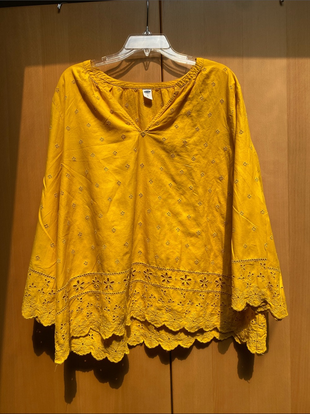 Yellow eyelet 3/4 sleeve blouse